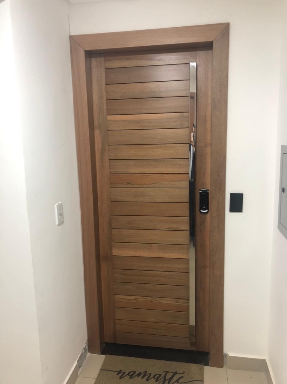 Porta de Madeira sob Medida